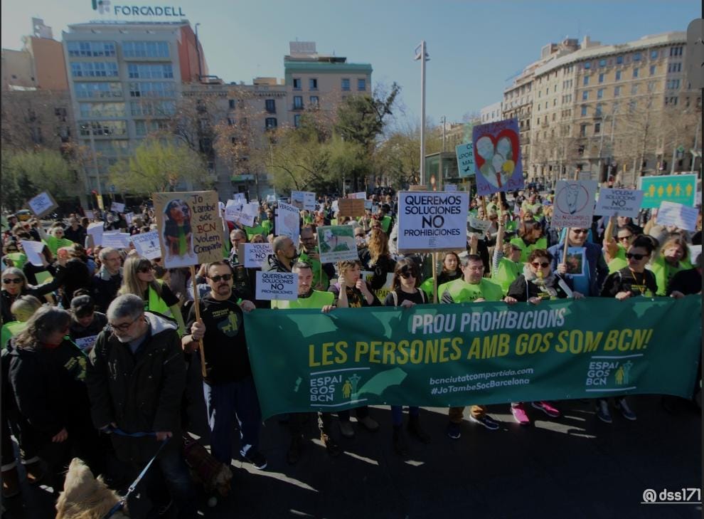 Espai Gos no deja de luchar para que los perros de Barcelona tengan sus necesidades cubiertas, es decir, para que los perros sean perros.