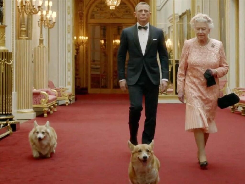 La reina Isabel II siempre estuvo rodeada de perros. Pero sus preferidos fueron los corgis. Adoraba su compañía y fueron inseparables.