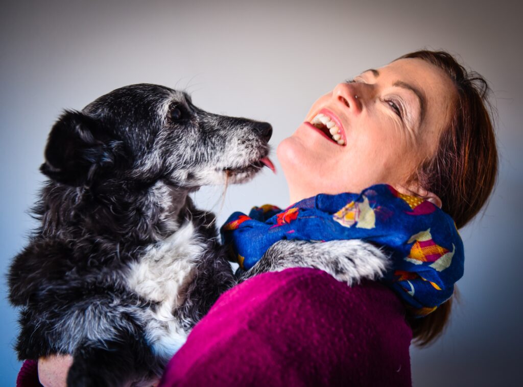 El amor de perro es incondicional. El neurocientífico Gregory Berns, ha estudiado las capacidades cognitivas de los perros y sus emociones.